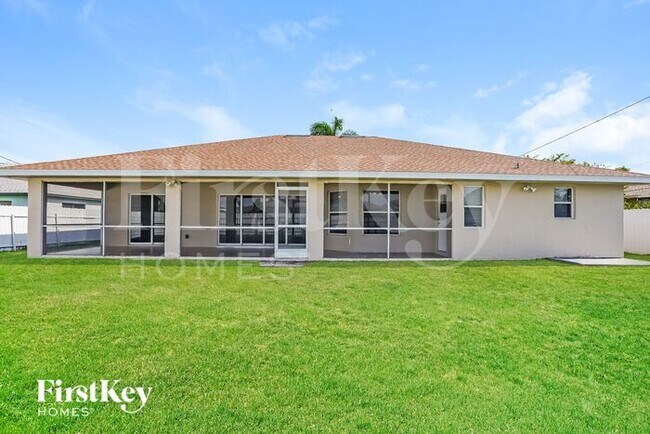 Building Photo - 522 SE Van Loon Terrace