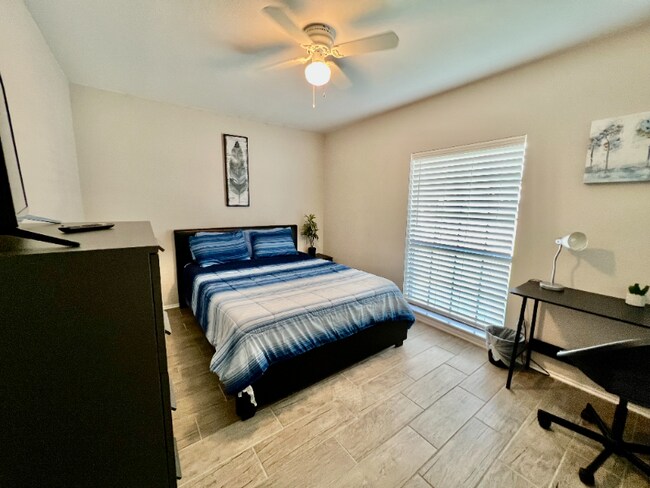 Building Photo - 550 Westoak