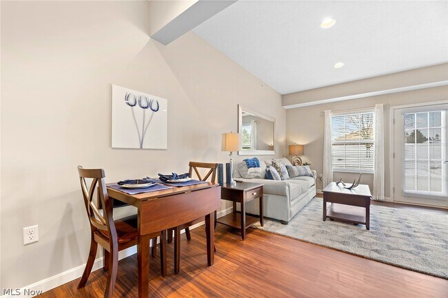 Building Photo - 558 Colony Park Dr