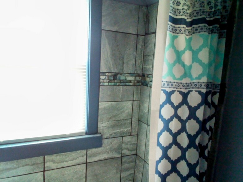 Building Photo - 11641 Mansfield St