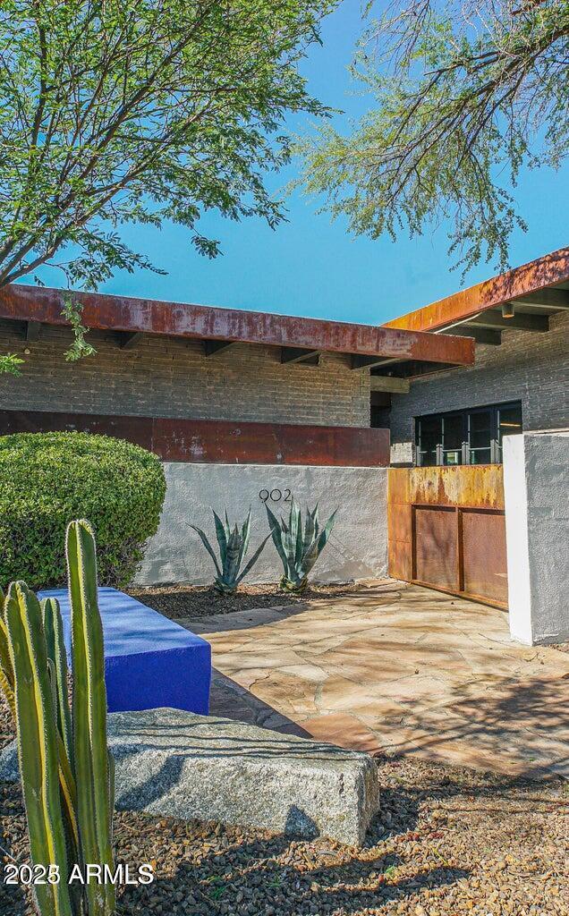 Building Photo - 902 W Verde Ln