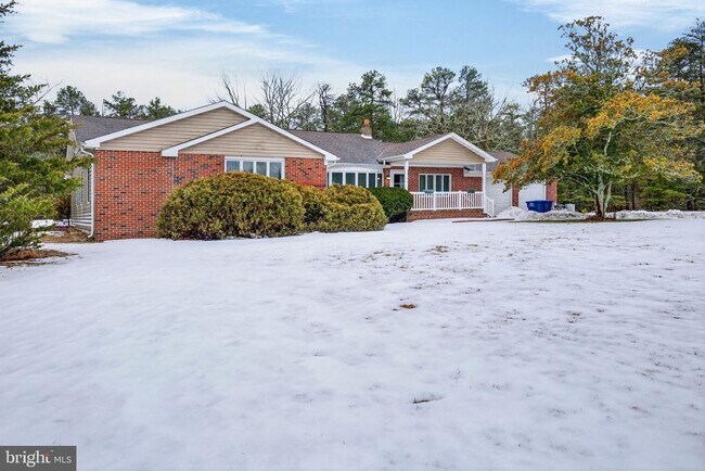 Building Photo - 764 Lakehurst Rd