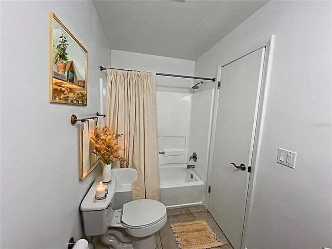 Building Photo - 718 Sugar Bay Way