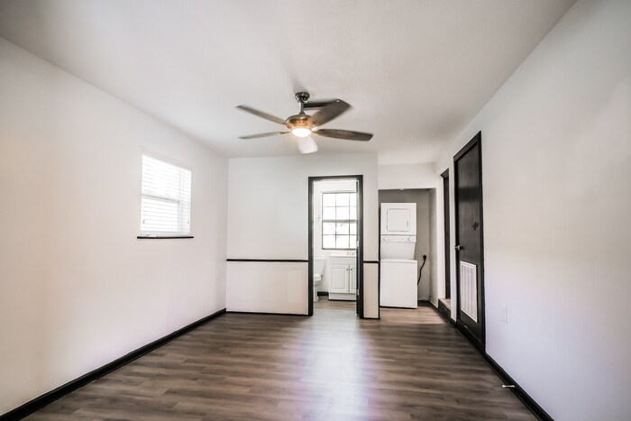 Building Photo - 174 Phoenetia Dr
