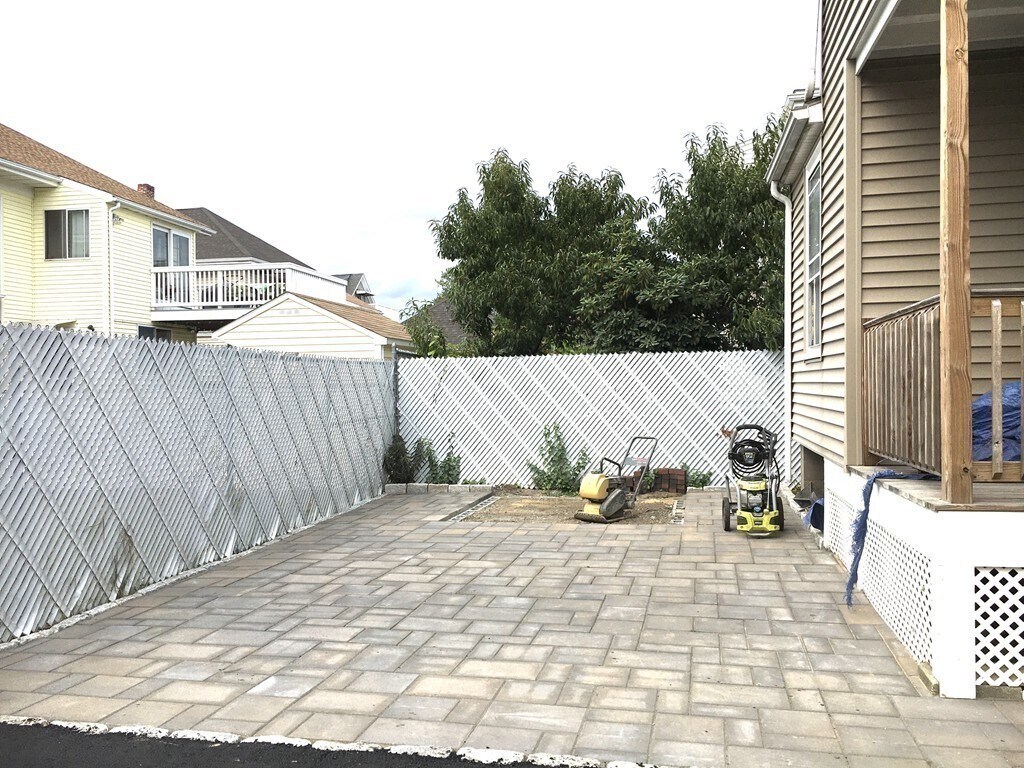 Building Photo - 31 Wellington Rd