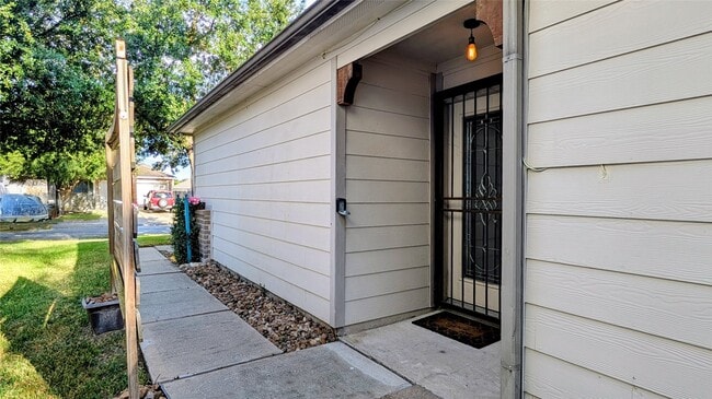 Building Photo - 1918 Adobe Stone Dr
