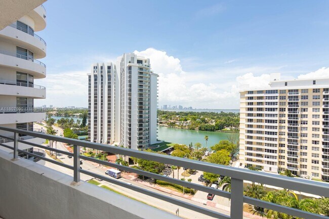 Building Photo - 5555 Collins Ave