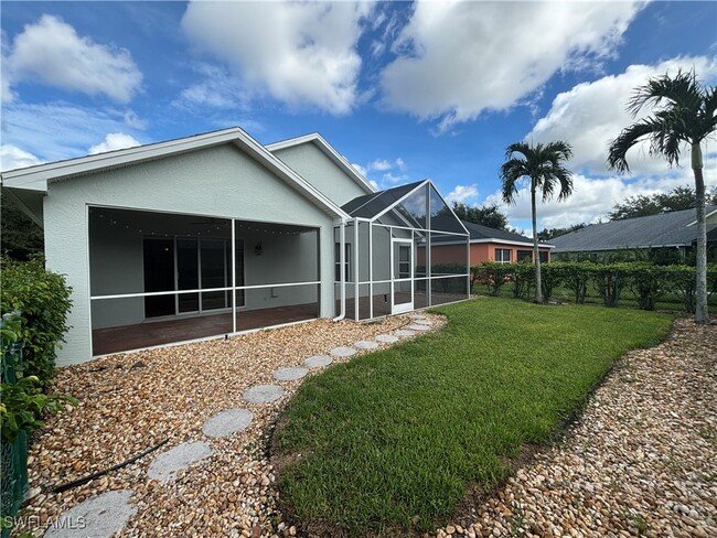 Building Photo - 9200 Middle Oak Dr