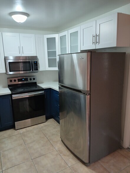 Building Photo - 2441 SW 82nd Ave