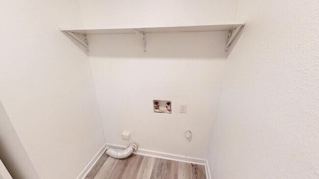 Building Photo - "Charming 3-Bed, 2-Bath Gem with 1,654 Sq ...