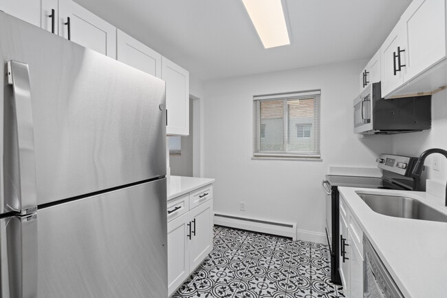 IMG_2219 - 2308-2312 Harper Avenue