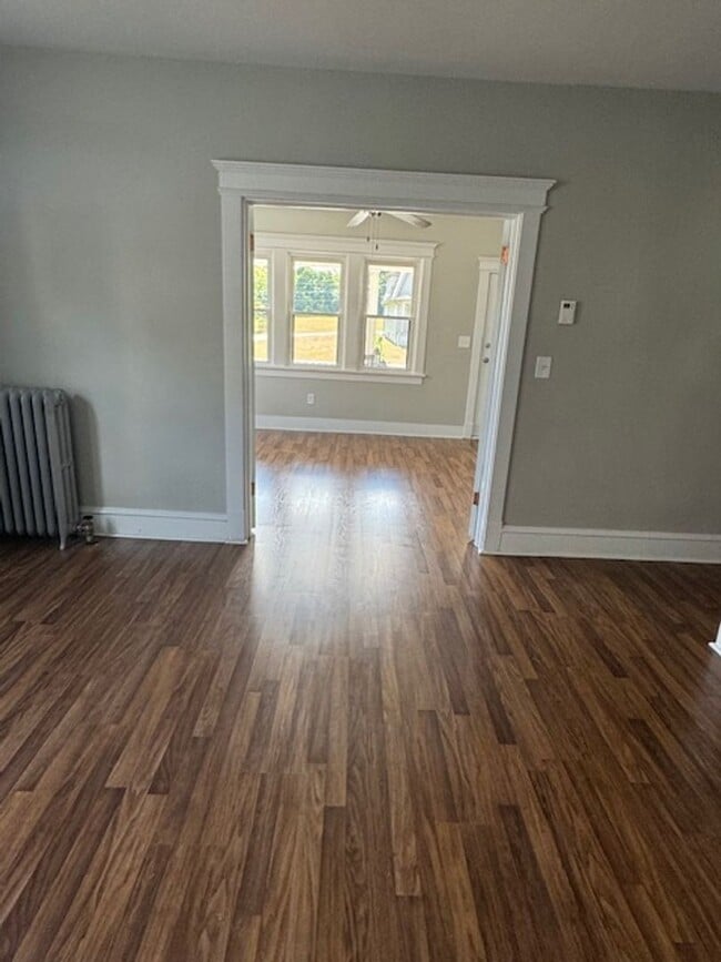 Building Photo - 3 bedroom