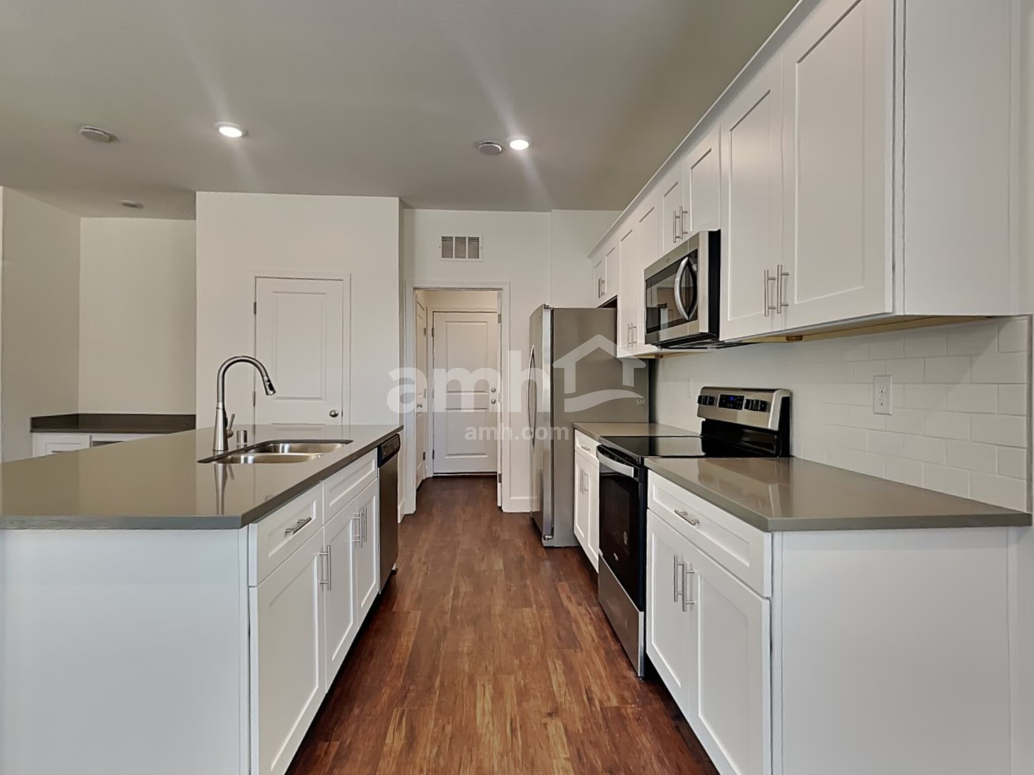 Building Photo - 8925 Carmine Cob Ave