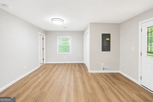 Building Photo - 1639 Bridgeport Dr NW