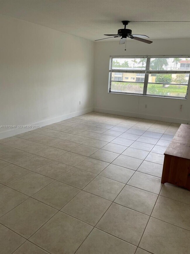 Building Photo - 2815 NE 201st Terrace