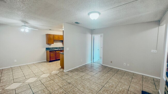Building Photo - Updated 2 Bed/2 Bath Condo at Baseline Rd ...