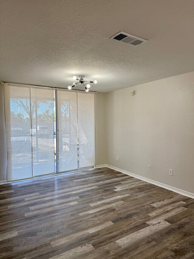 Building Photo - 7511 Seurat St