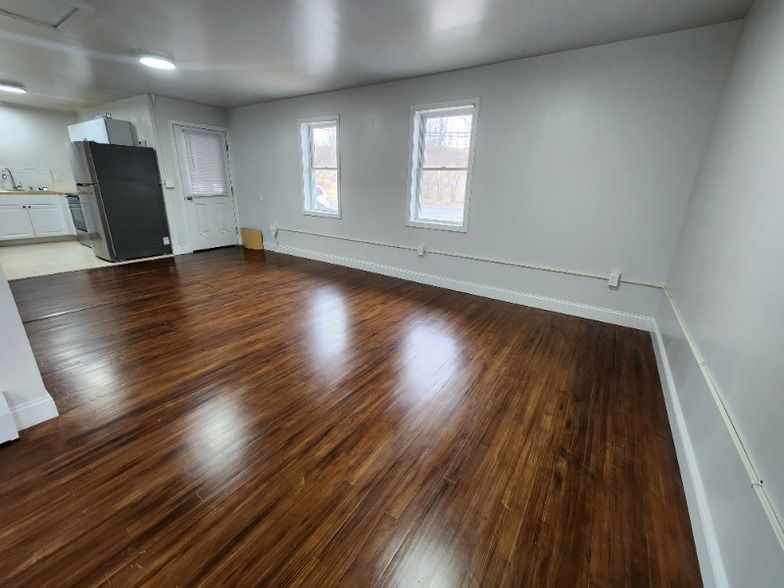 Building Photo - 3270 Airport Rd