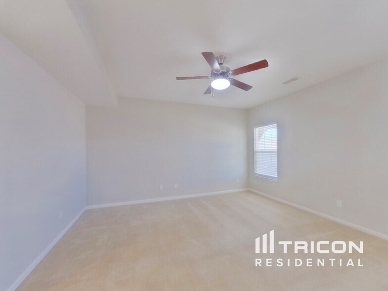Building Photo - 348 Bucklebury Rd
