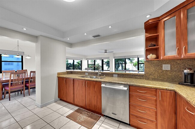 Building Photo - 3800 Galt Ocean Dr