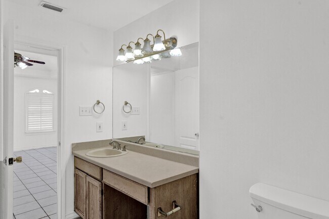 Building Photo - 3 Bed 3 Bath Home in the Laredo's Northside Primavera Subdivision! Available Now!