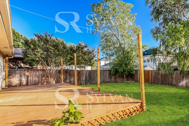 Building Photo - Enjoy living the good life in this 4 bedroom, 2 bathroom home