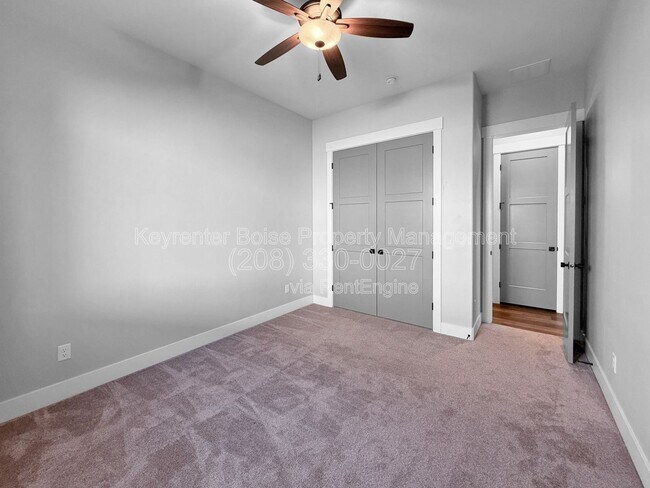 Building Photo - 8368 W Sparks Lake Dr