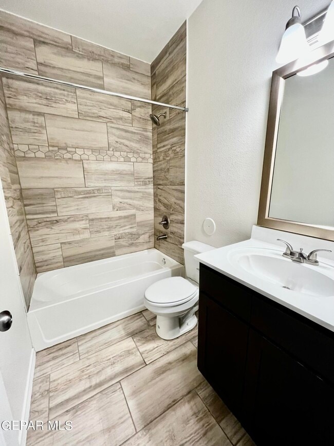 Building Photo - 1020 Indigo Sky St