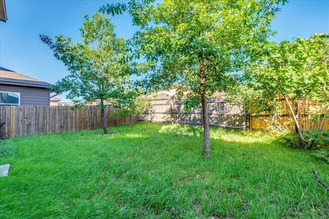 Building Photo - 185 Tallow Trl