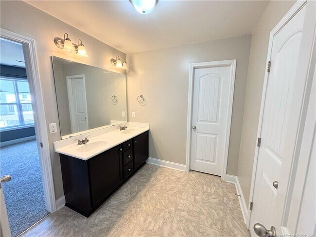 Building Photo - 951 Ronald Reagan Drive