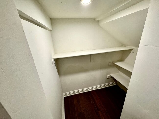 Building Photo - 8343 DUNBARTON - SHORT TERM LEASES AVAILABLE , NEWER*4 BD*3BA*TOWNHOME*PRIVATE YARD*WASHER/DRYER*