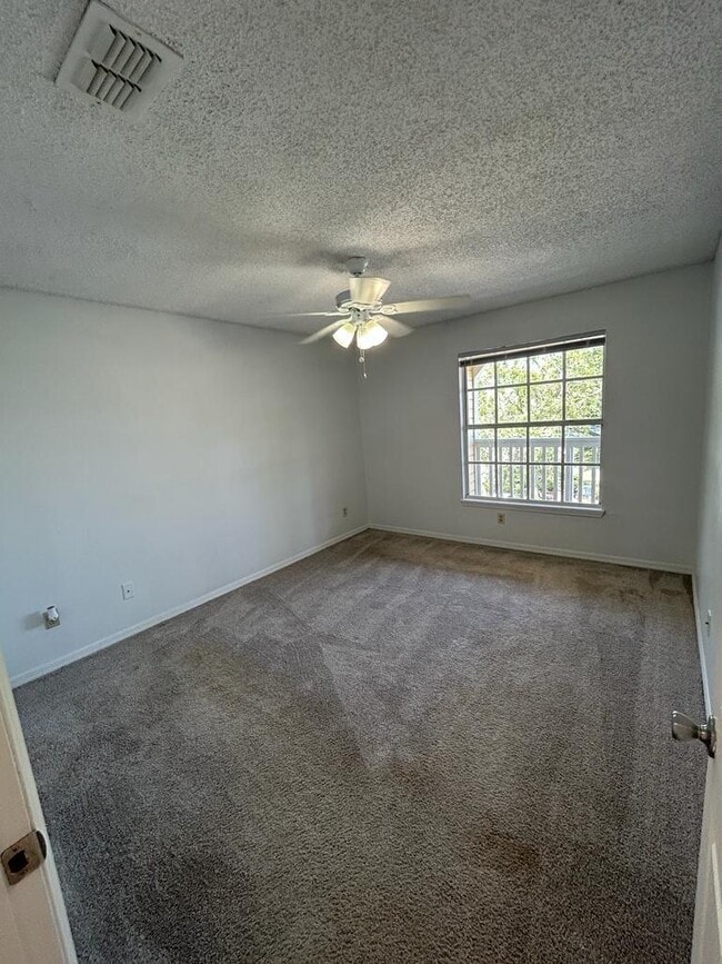 Building Photo - 1055 S Hiawassee Rd