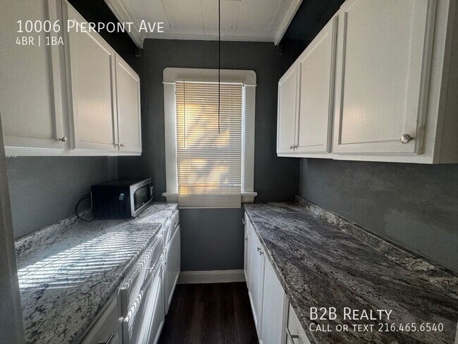 Building Photo - 10006 Pierpont Ave