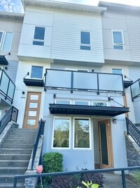 Building Photo - Modern 3-bed, 2.5-bath Townhome in Lake Forrest Park!