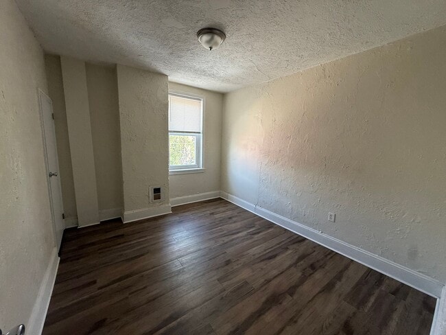 Building Photo - 1318 N 25th St