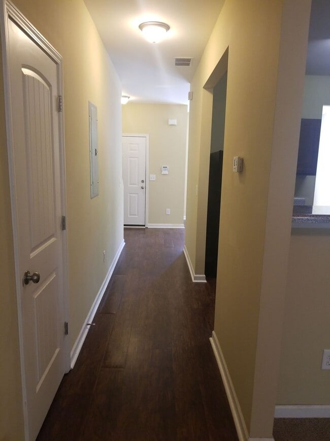 Building Photo - 3008 Bonnes Dr