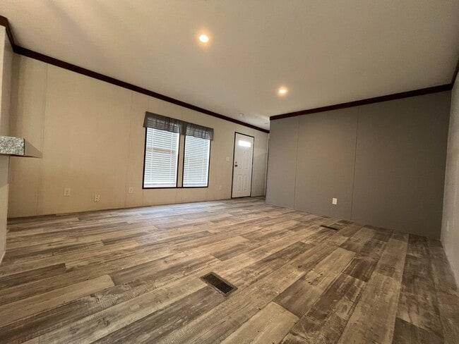 Building Photo - 3150 Plateau Dr
