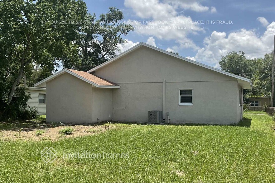 Building Photo - 142 Country Club Cir
