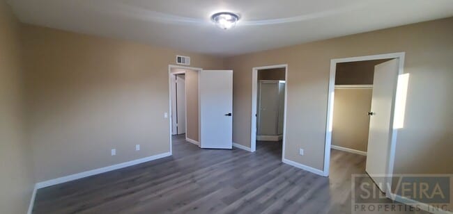 Building Photo - Three Bedroom Home In Santa Maria! Month to Month Tenancy