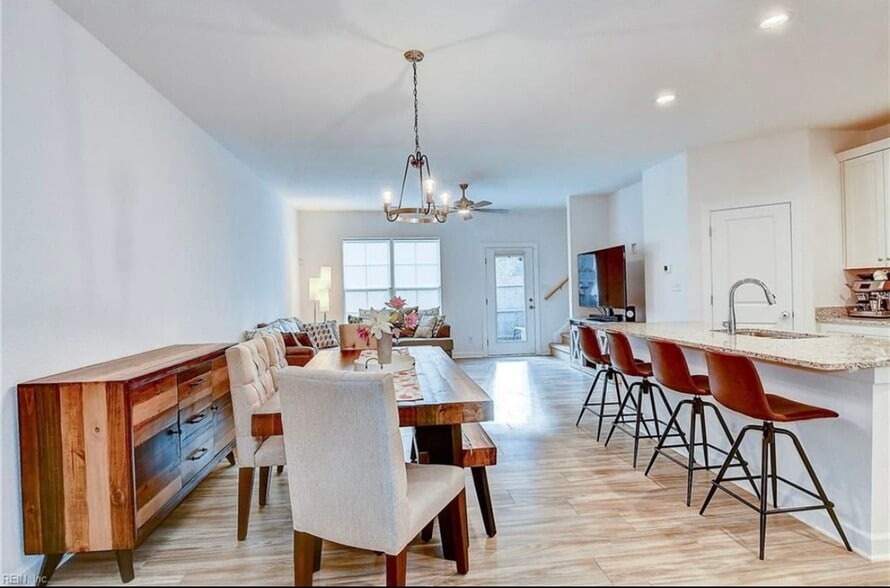 Building Photo - 1243 Jadens Way