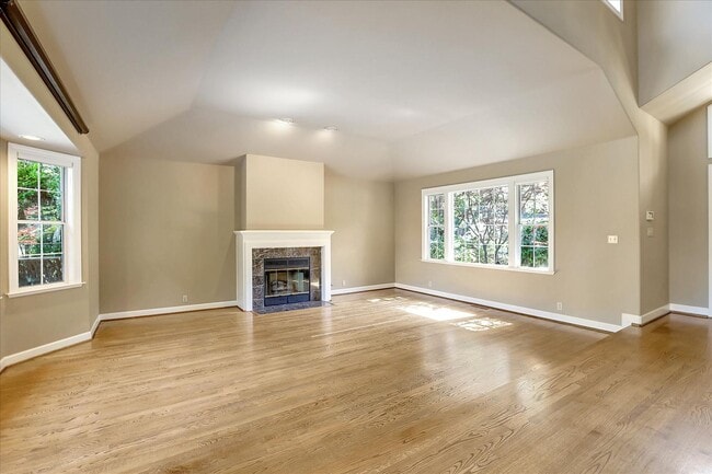 Building Photo - 13993 Alta Vista Ave