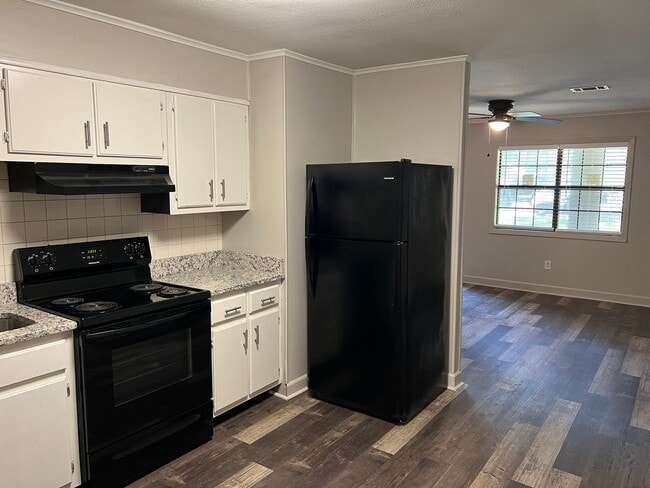 Building Photo - 406-408 Rogers