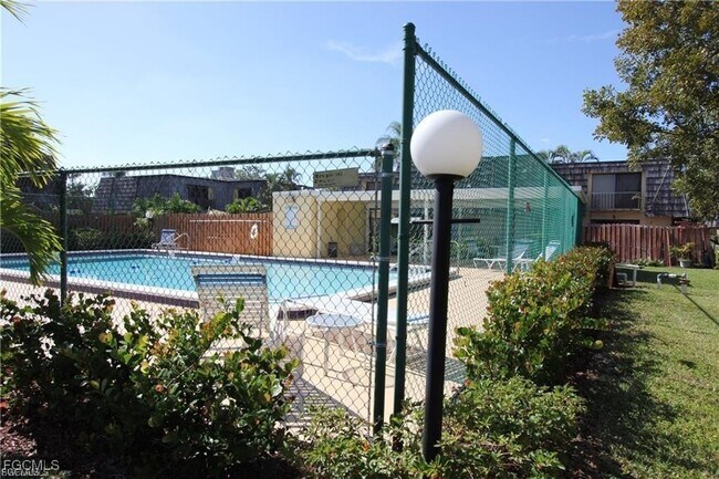 Primary Photo - 1715 Park Meadows Dr