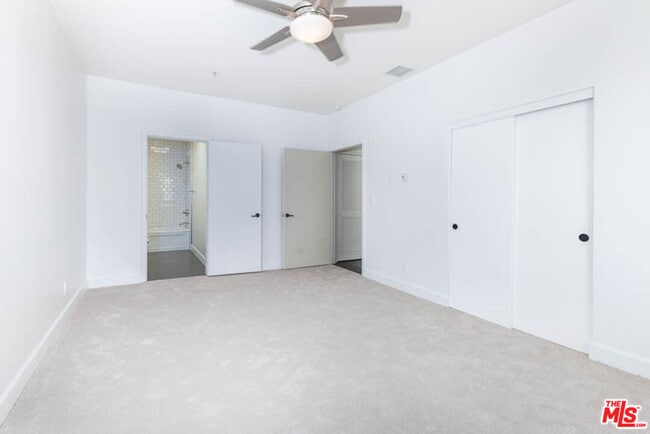 Building Photo - 10639 Woodbridge St