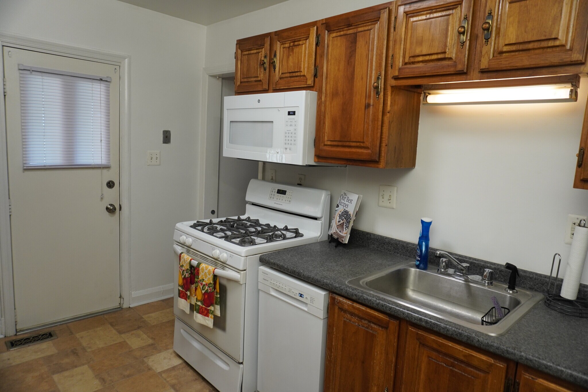 Building Photo - 205 Burke Ave