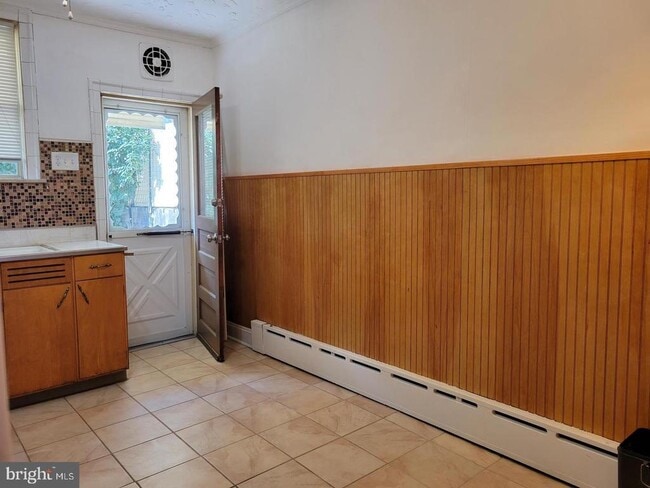 Building Photo - 838 Sears St