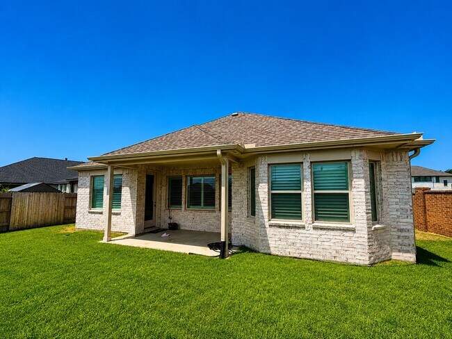 Building Photo - 13203 Wood Leaf Pk