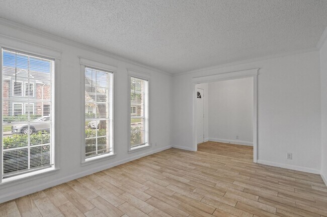 Building Photo - 11002 Hammerly Blvd