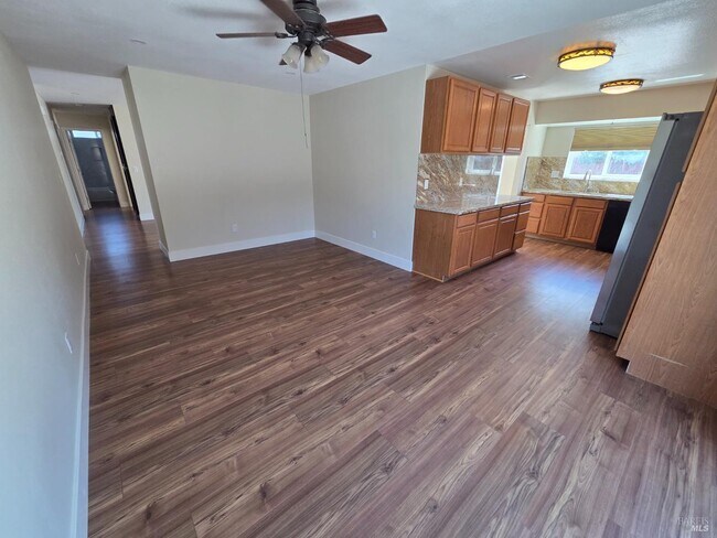 Building Photo - 616 Placer Ln