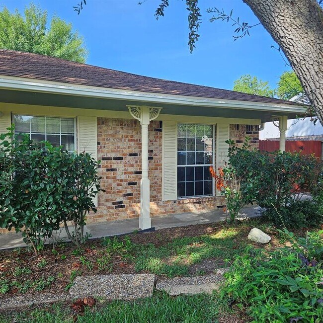 Building Photo - 11307 Sageheather Dr